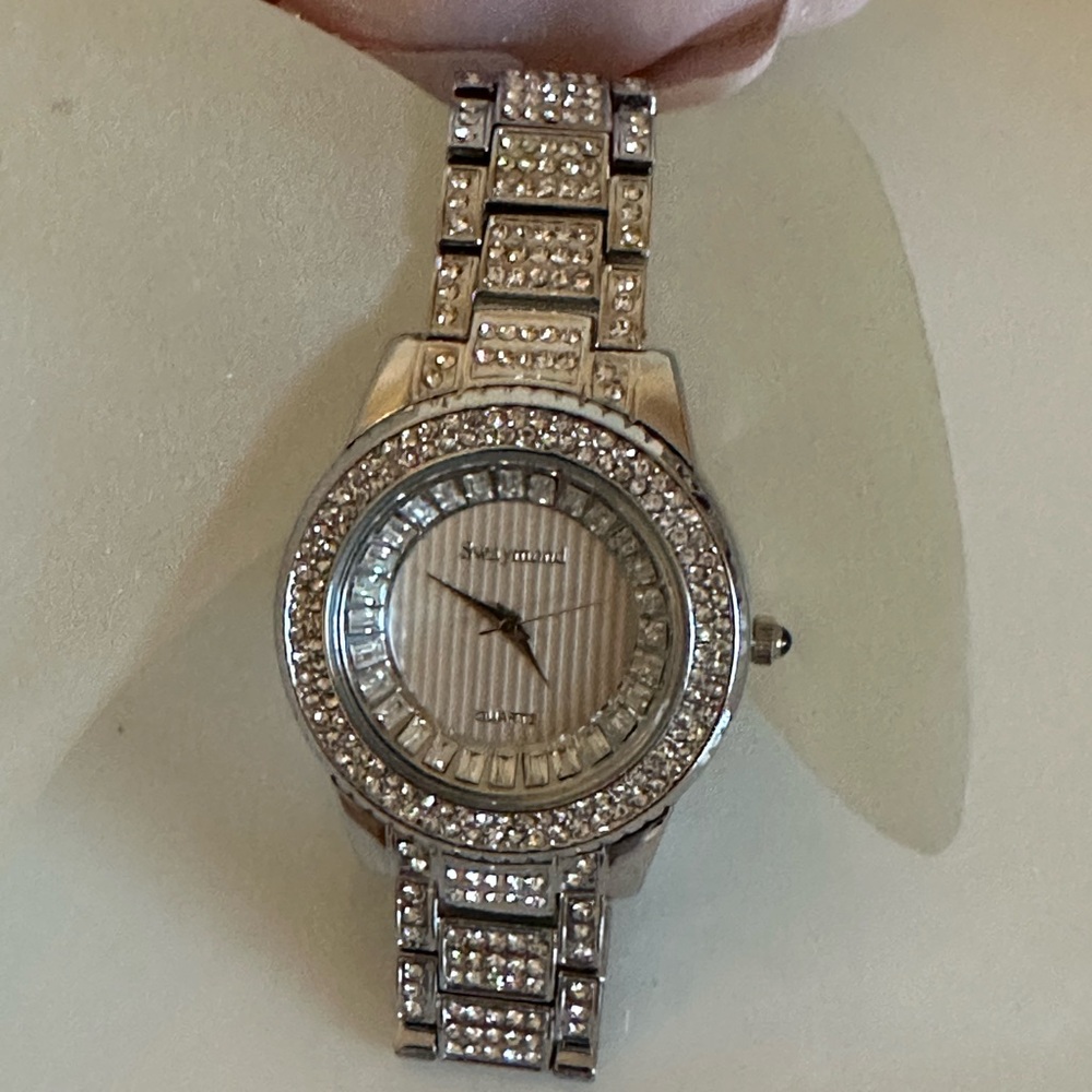 Crystal fashion watch